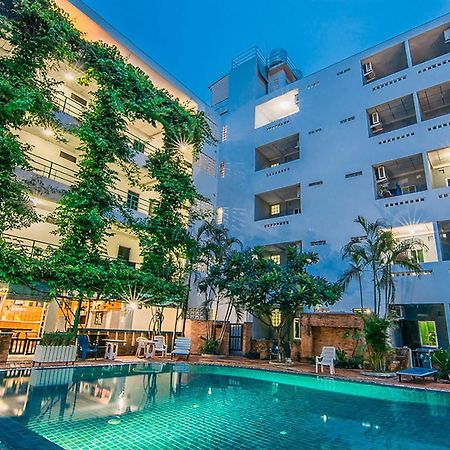 Hotel Sutus Court 3 Pattaya Esterno foto