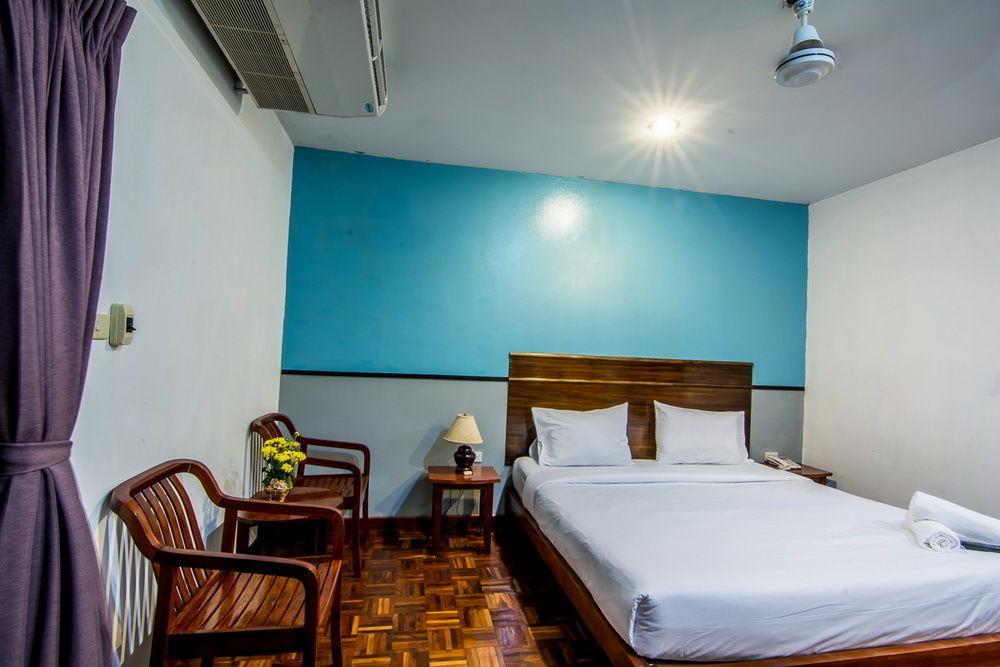 Hotel Sutus Court 3 Pattaya Esterno foto