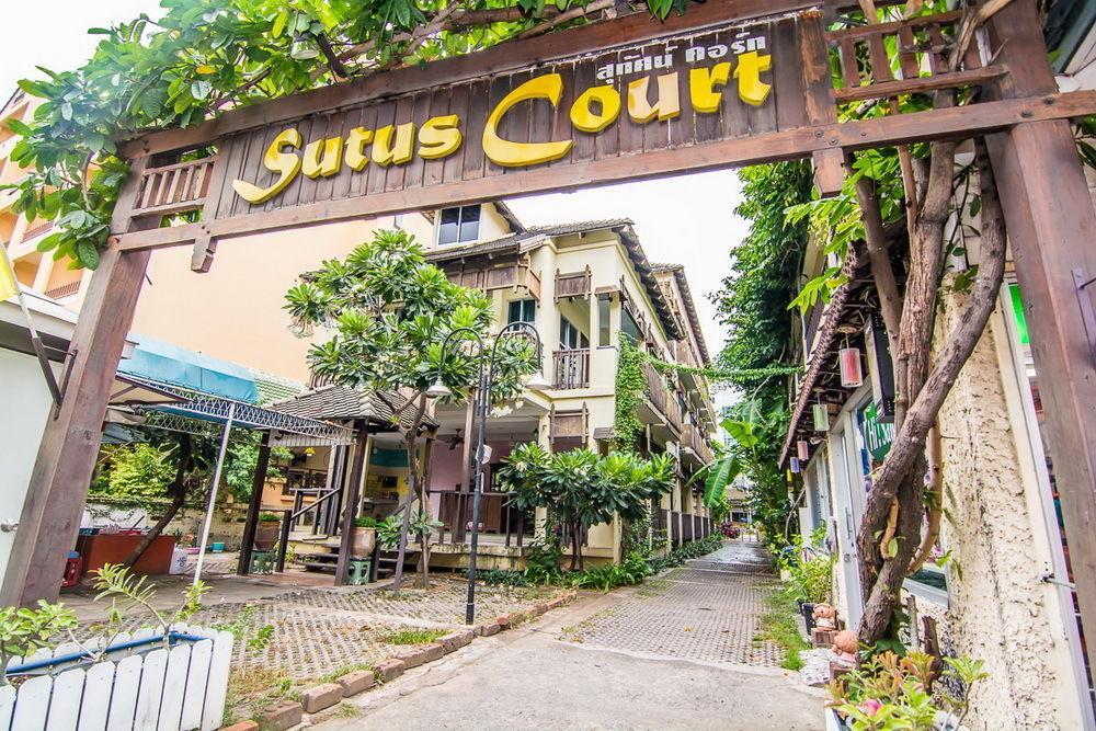 Hotel Sutus Court 3 Pattaya Esterno foto