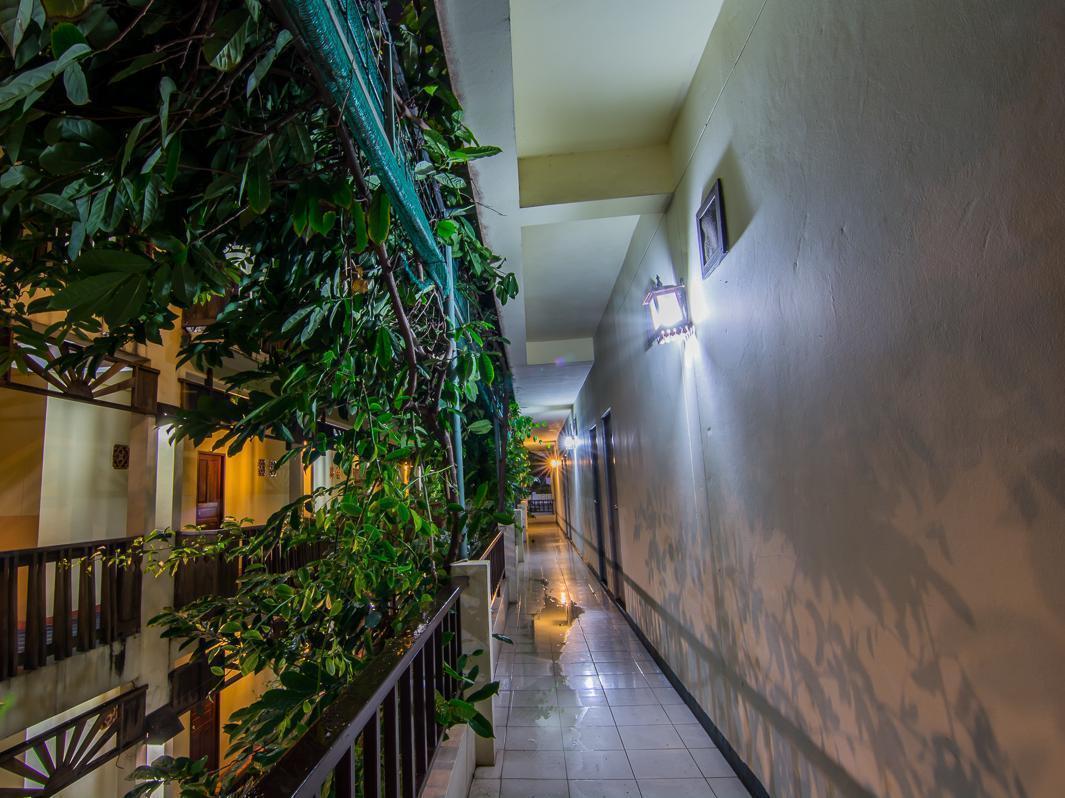 Hotel Sutus Court 3 Pattaya Esterno foto
