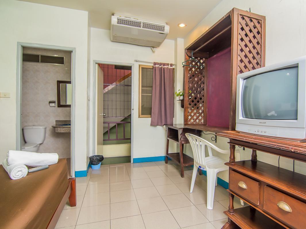 Hotel Sutus Court 3 Pattaya Esterno foto