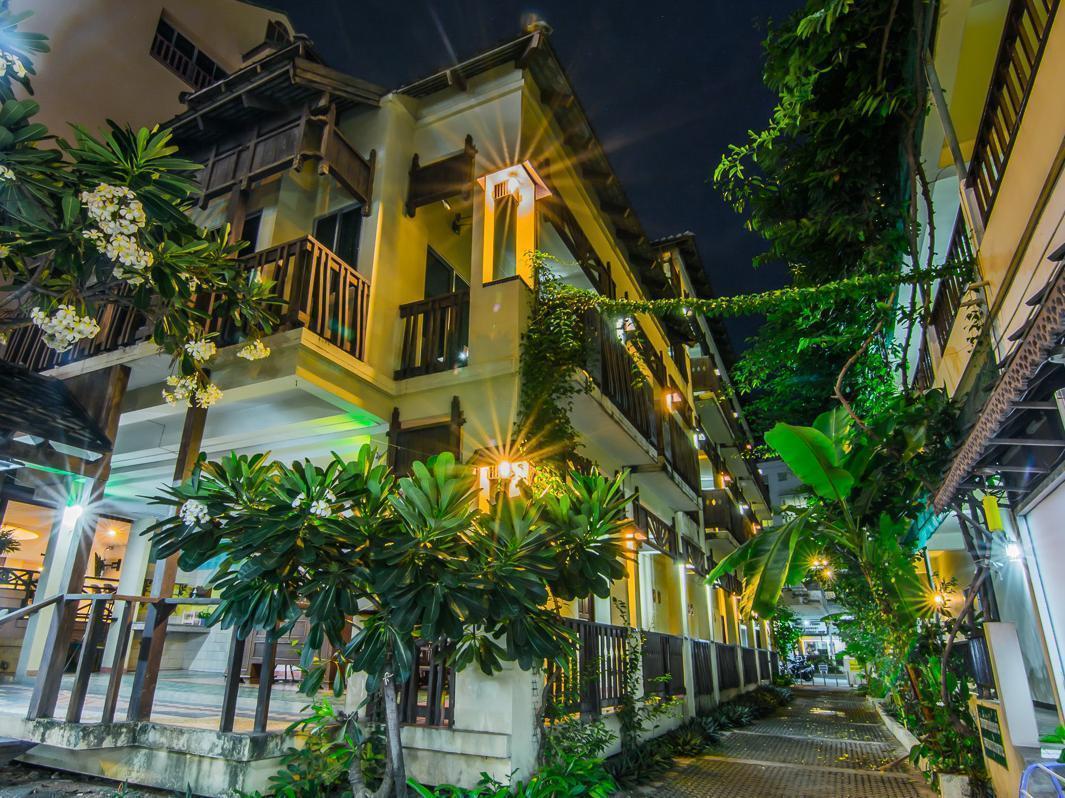Hotel Sutus Court 3 Pattaya Esterno foto