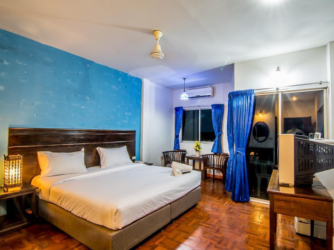 Hotel Sutus Court 3 Pattaya Esterno foto