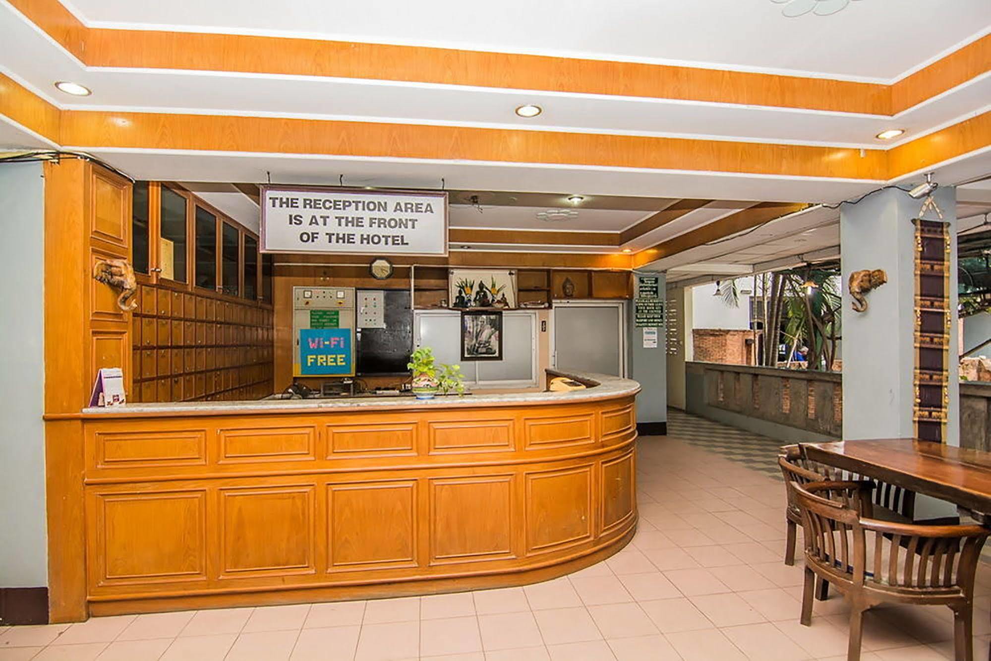 Hotel Sutus Court 3 Pattaya Esterno foto