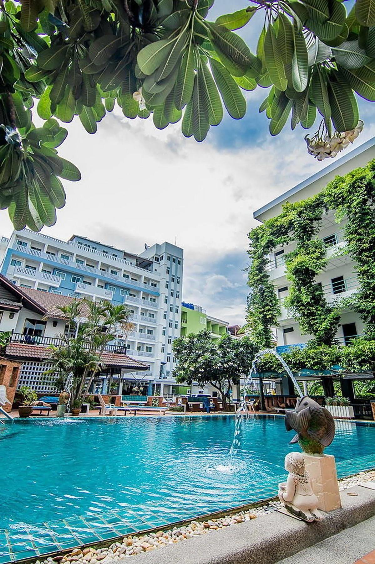 Hotel Sutus Court 3 Pattaya Esterno foto